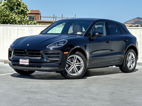 Used 2024 Porsche Macan AWD/4WD image 1