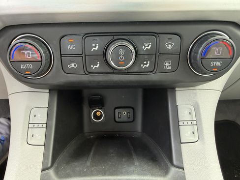 Used 2019 GMC Acadia SLE AWD/4WD image 18