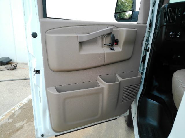 Used 2020 Chevrolet Express 2500 w/ Driver Convenience Package RWD image 15