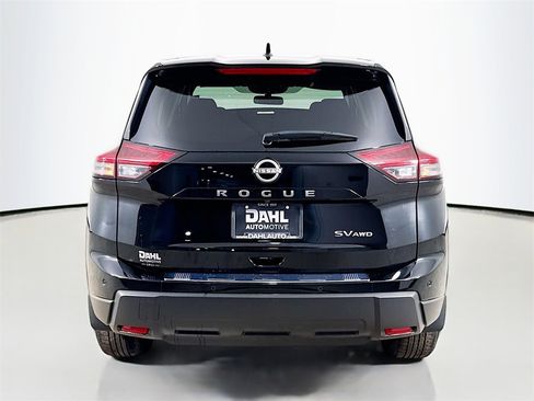 Used 2024 Nissan Rogue SV image 15