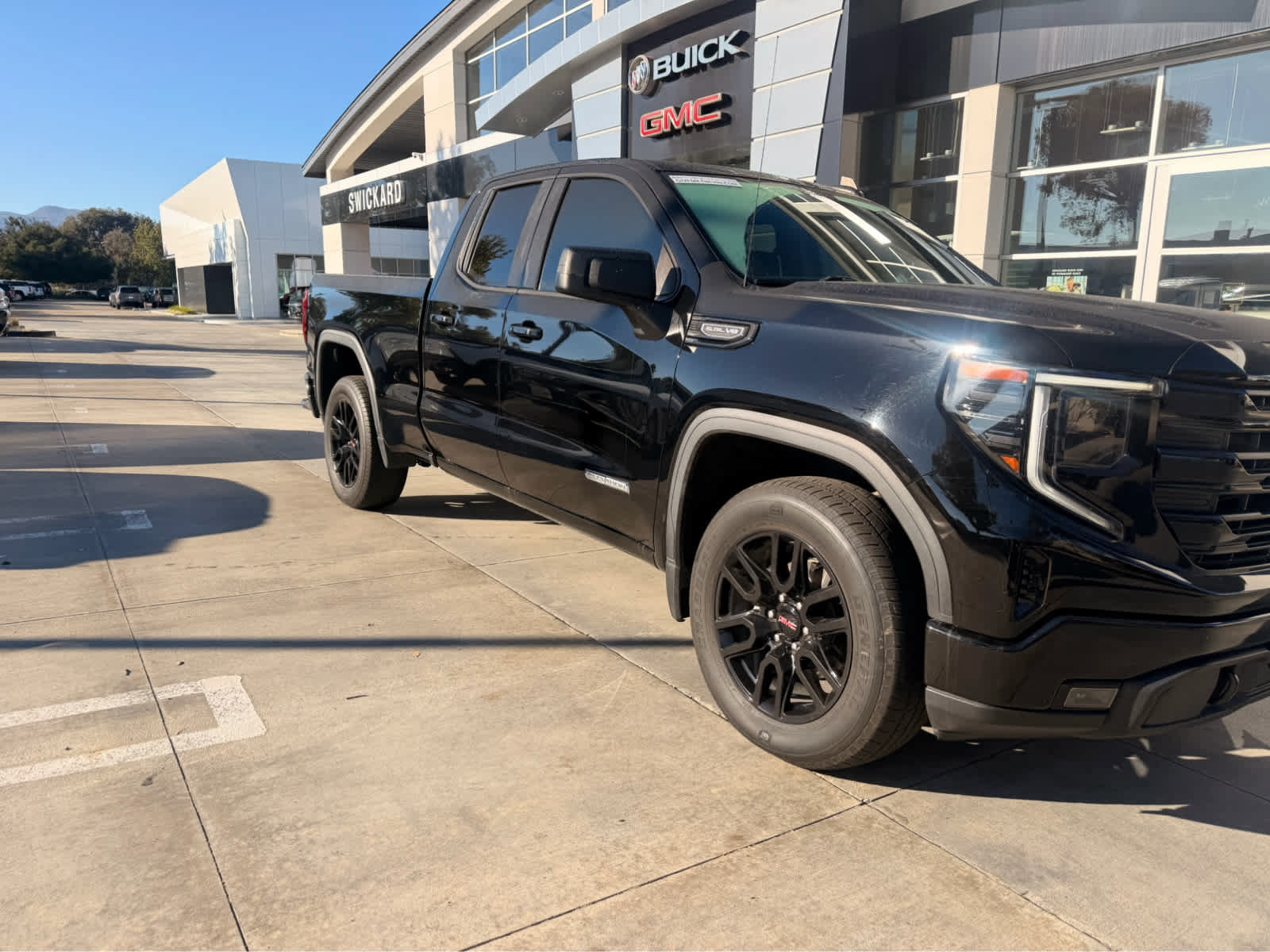 Used 2023 GMC Sierra 1500 Elevation w/ Preferred Package RWD image 2