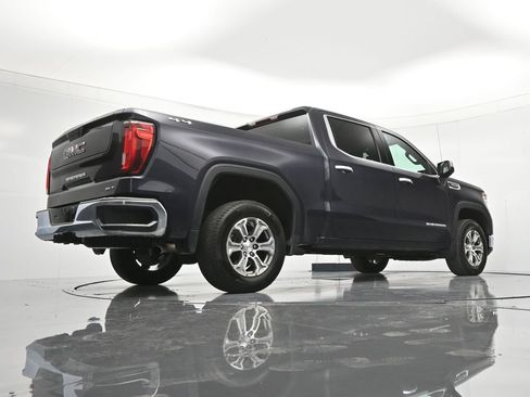 Used 2025 GMC Sierra 1500 SLT AWD/4WD image 42