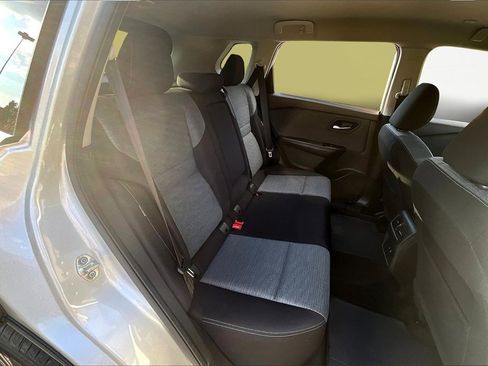 Used 2022 Nissan Rogue SV image 27