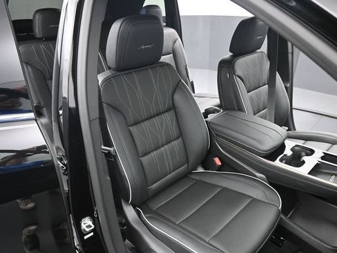 New 2026 Buick Enclave Avenir w/ Super Cruise Package FWD image 21