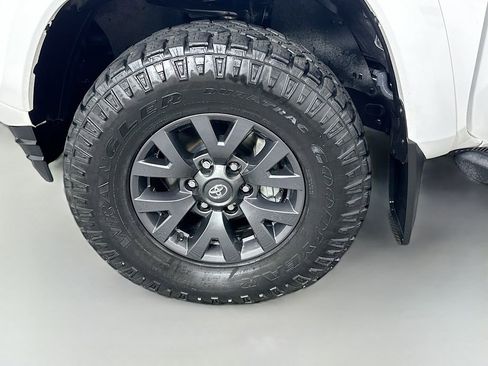 Certified 2023 Toyota Tacoma SR5 w/ Technology Package AWD/4WD image 29