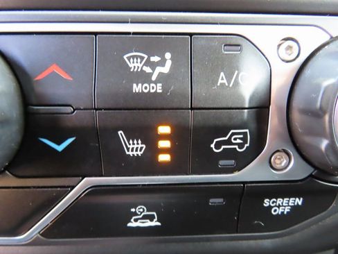 Used 2022 Jeep Wrangler Unlimited Willys image 7