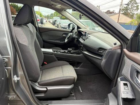 Certified 2023 Nissan Rogue SV image 25