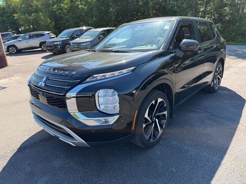 Used 2023 Mitsubishi Outlander SE Black Edition AWD/4WD image 1