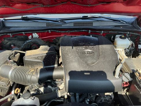 Used 2019 Toyota Tacoma TRD Off-Road AWD/4WD image 25