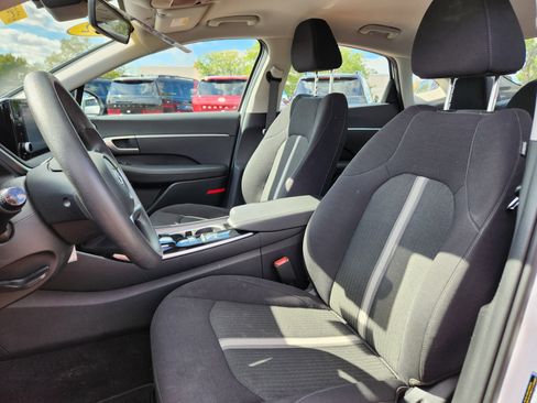 Certified 2022 Hyundai Sonata SE w/ Cargo Package image 10