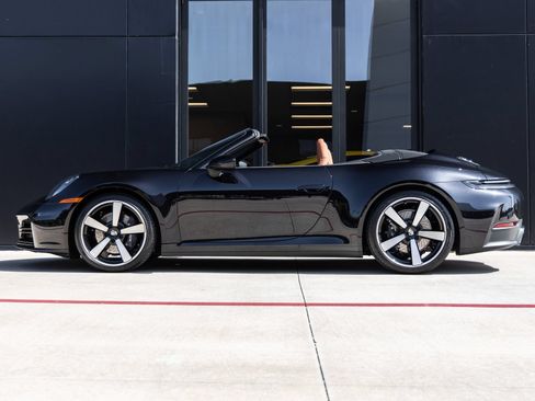 Used 2025 Porsche 911 Carrera RWD image 2