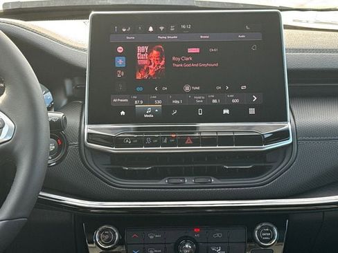 New 2026 Jeep Compass Latitude image 22