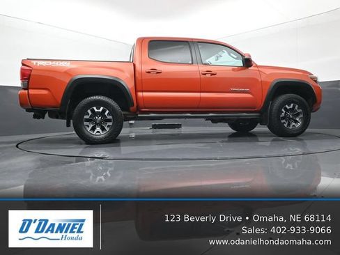 Used 2016 Toyota Tacoma TRD Off-Road AWD/4WD image 13