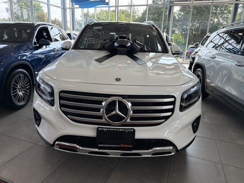 Used 2026 Mercedes-Benz GLB 250 4MATIC image 3