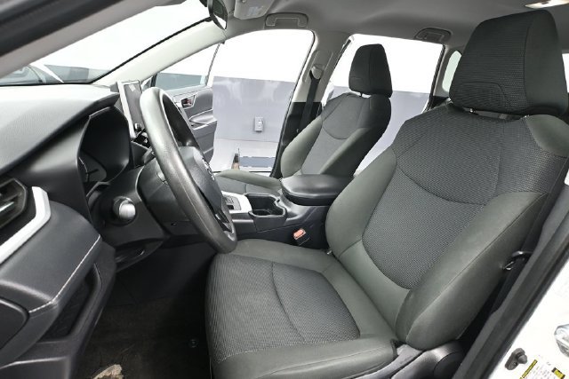 Used 2025 Toyota RAV4 LE FWD image 18