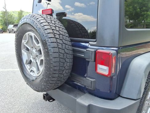 Used 2013 Jeep Wrangler Unlimited Rubicon w/ Connectivity Group AWD/4WD image 14