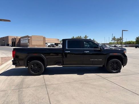 Used 2021 GMC Sierra 3500 Denali w/ Denali Black Diamond Edition image 5