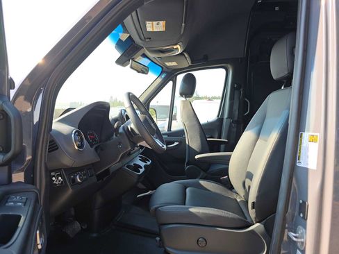 Used 2026 Mercedes-Benz Sprinter 2500 image 19