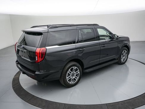 Certified 2025 Ford Expedition Active image 4