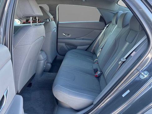 Used 2025 Hyundai Elantra SEL FWD image 11