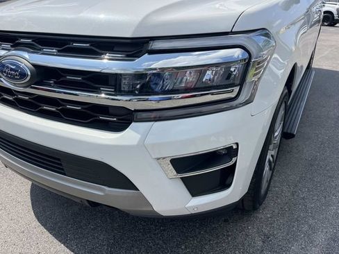 Used 2023 Ford Expedition Limited AWD/4WD image 11