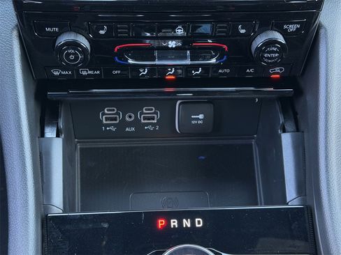 New 2025 Jeep Grand Cherokee Altitude image 16