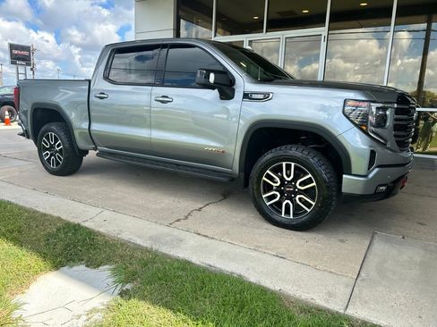 Used 2025 GMC Sierra 1500 AT4 w/ AT4 Premium Package AWD/4WD image 2