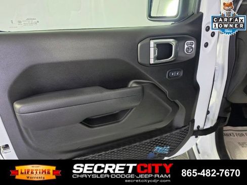 Used 2024 Jeep Wrangler Unlimited Sport AWD/4WD image 12