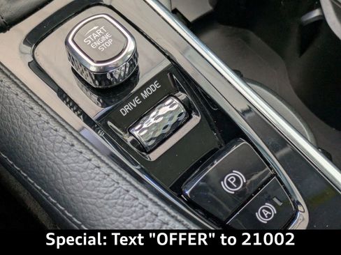 Used 2018 Volvo XC90 T6 Momentum w/ Momentum Plus Package image 26