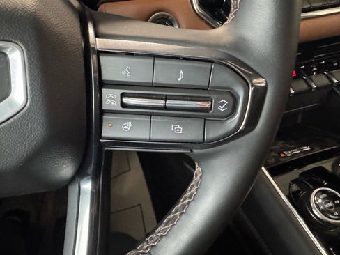 Used 2024 GMC Canyon AT4 w/ AT4 Premium Package image 27