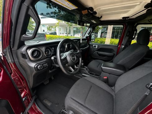Used 2022 Jeep Gladiator Sport AWD/4WD image 2