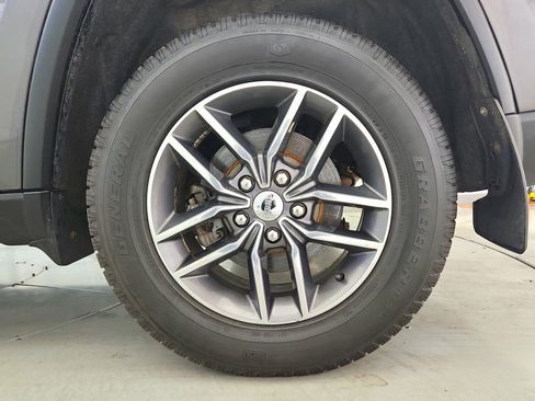 Used 2017 Jeep Grand Cherokee Limited AWD/4WD image 39
