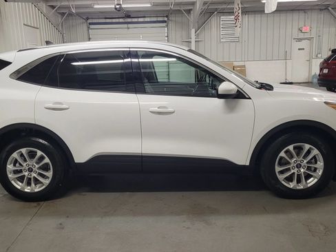 Used 2021 Ford Escape SE FWD image 9