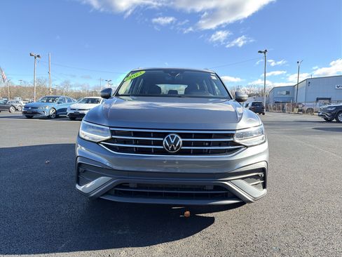 Certified 2023 Volkswagen Tiguan SE w/ Panoramic Sunroof Package image 2