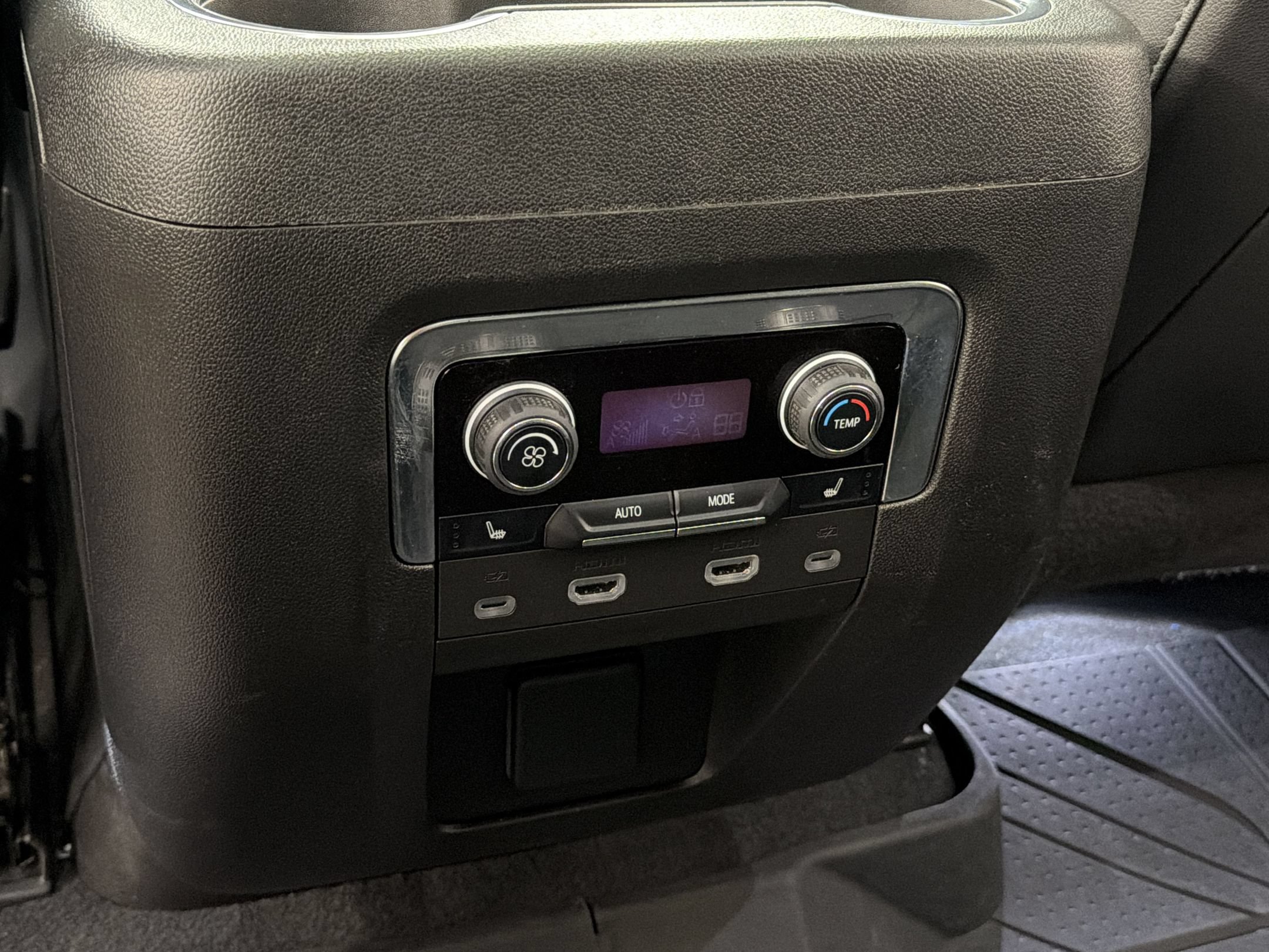 Used 2023 Chevrolet Tahoe High Country w/ Advanced Technology Package AWD/4WD image 35