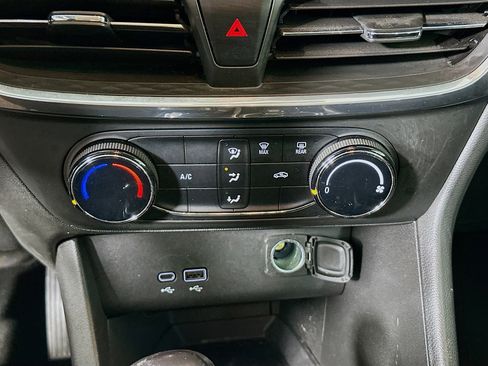 Used 2024 Buick Encore GX Preferred image 24