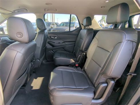 Used 2021 Chevrolet Traverse LT w/ LT Premium Package image 17