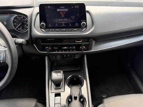 Used 2024 Nissan Rogue SV FWD image 11