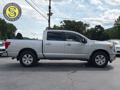 Used 2019 Nissan Titan SV w/ SV Convenience Package AWD/4WD image 7