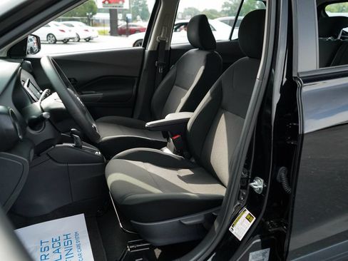 Used 2025 Nissan Kicks Play S FWD image 6