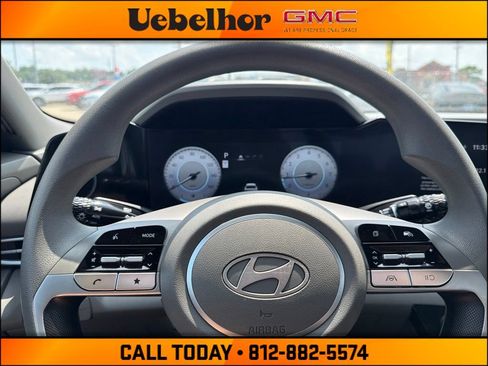 Used 2024 Hyundai Elantra SEL FWD image 25