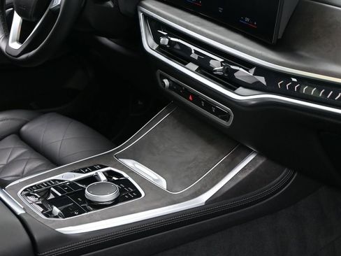 Used 2023 BMW X7 xDrive40i w/ Premium Package image 31