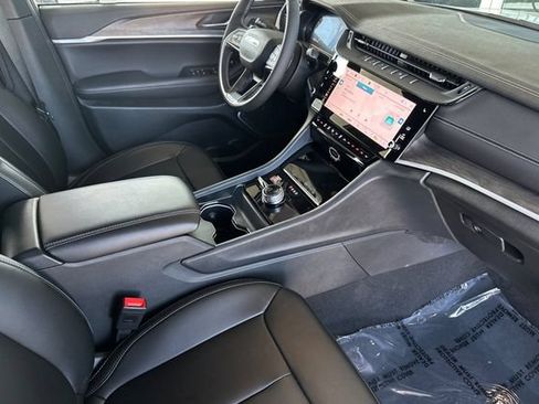 New 2026 Jeep Grand Cherokee L Limited AWD/4WD image 16