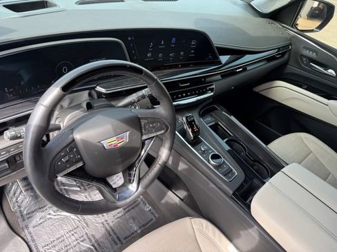 Used 2024 Cadillac Escalade Sport w/ Touring Package image 16