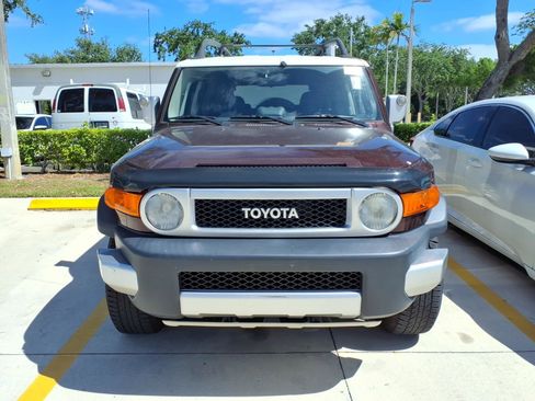 Used 2007 Toyota FJ Cruiser 4WD image 2