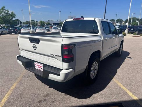 Used 2023 Nissan Frontier SV w/ Tow Package AWD/4WD image 5