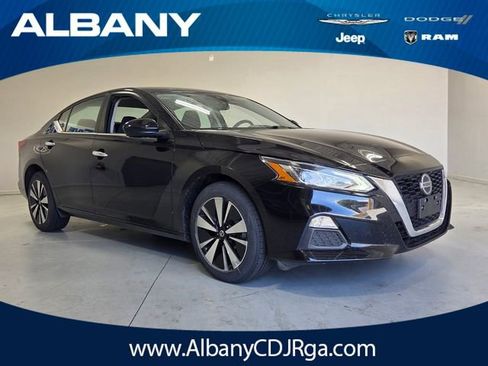 Used 2022 Nissan Altima 2.5 SV AWD/4WD image 1