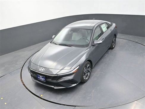 New 2026 Hyundai Elantra Limited image 26