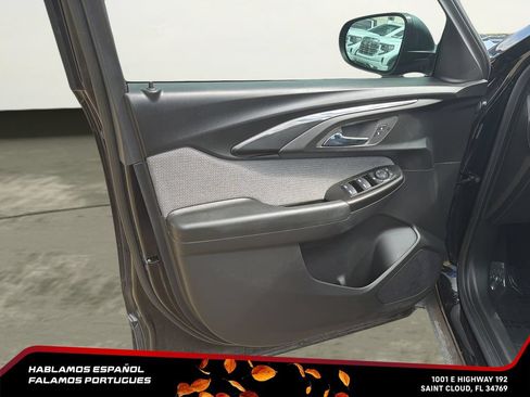 Used 2023 Chevrolet TrailBlazer LS FWD image 10