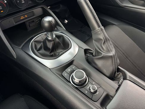 Used 2021 MAZDA MX-5 Miata Sport image 21